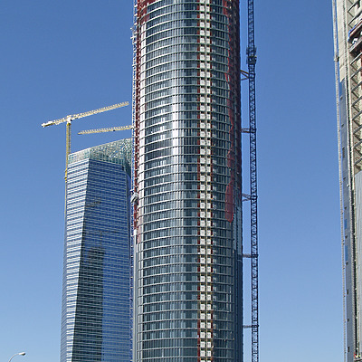 Torre Sacyr Vallehermoso by Cesar Serrano