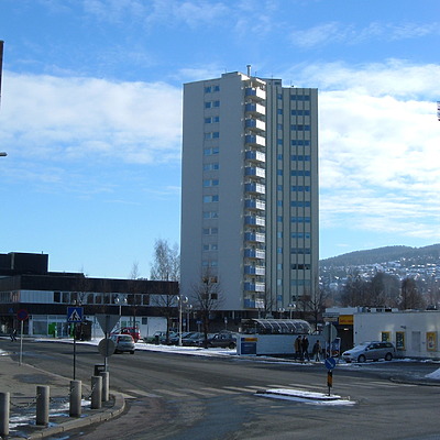 Skistadbygget by Kjetil Balog