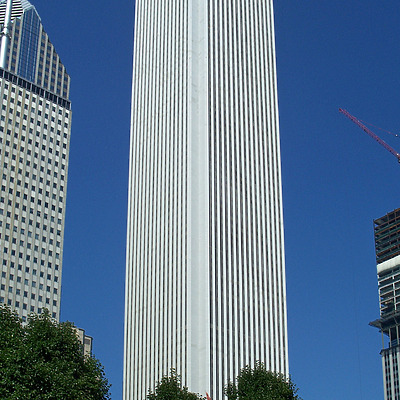 Aon Center by Ryan Hildebrand