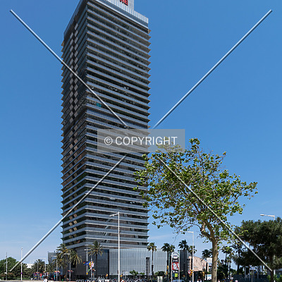 Torre Mapfre by Lukasz Krzewinski
