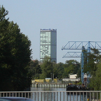 Hochhaus Treptower by Cesar Serrano