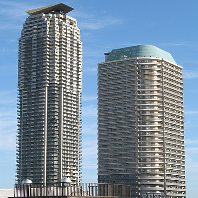 Elsa Tower 32 by Kevin Hemphill
