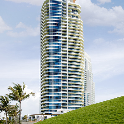 Continuum on South Beach, South Tower by Jim Schwartz
