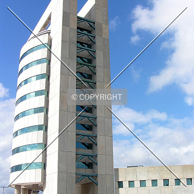 Torre Banamex by Luis Ibáñez