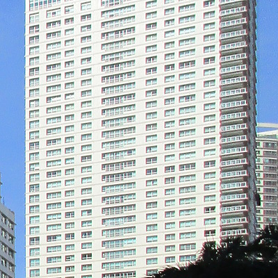 Laguna Tower by Ryan Hildebrand