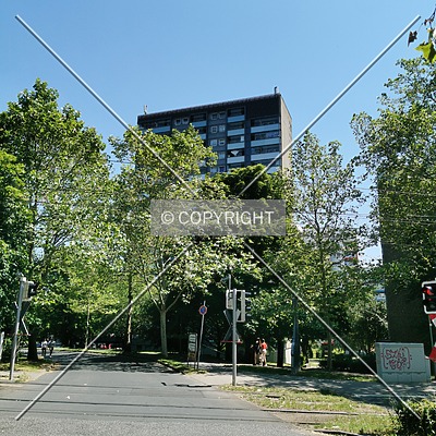 Brückenhofstraße 76-84 by Nephilim