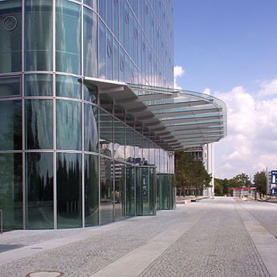 Hochhaus Uptown München by Pavel Toczynski