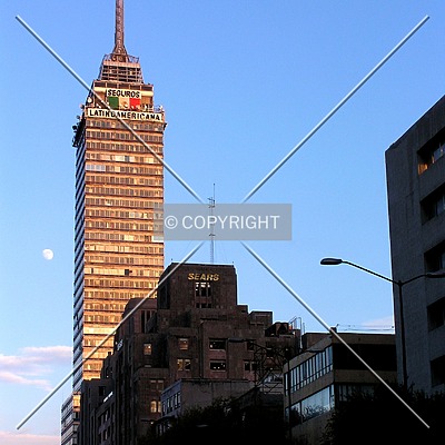 Torre Latinoamericana by Luis Ibáñez