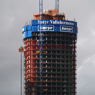 Torre Sacyr Vallehermoso by Cesar Serrano