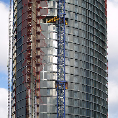 Torre Sacyr Vallehermoso by Cesar Serrano