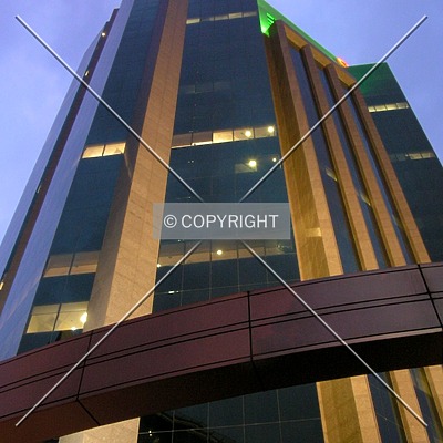 Torre Empresarial Altiva by Luis Ibáñez