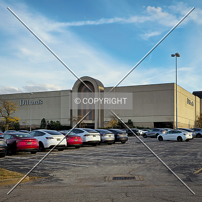 Chesterfield Mall by Ryan Hildebrand