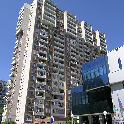 Zona B-5, Block 10 by Kaloian