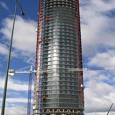 Torre Sacyr Vallehermoso by Cesar Serrano