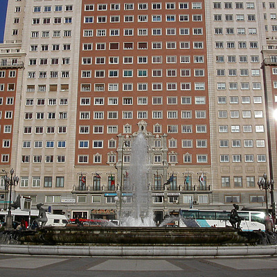 Edificio España by Cesar Serrano