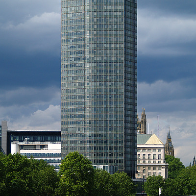 Millbank Tower by Cesar Serrano