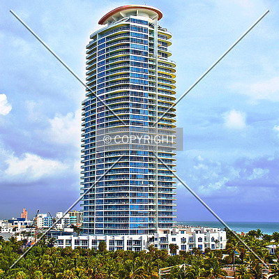 Continuum on South Beach, South Tower by Jorge Molina