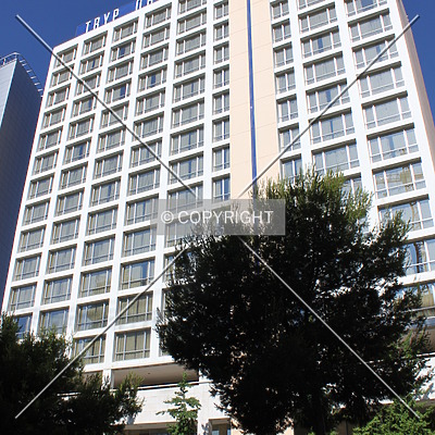 Hotel Tryp Oriente by Emmanuel D.