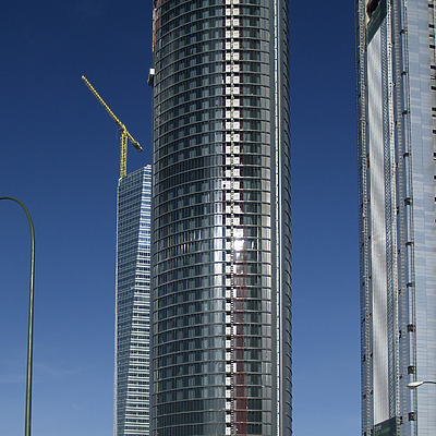Torre Sacyr Vallehermoso by Cesar Serrano