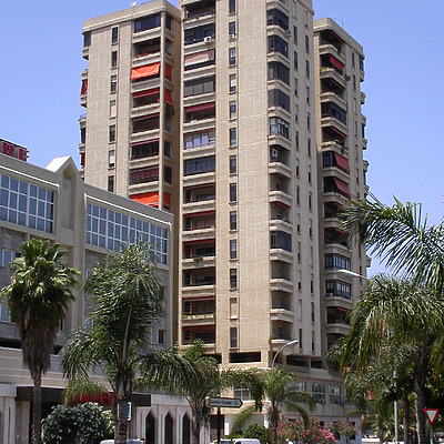 Edificio Aristarco by Cesar Serrano