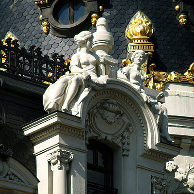 Edificio Metropolis by Cesar Serrano