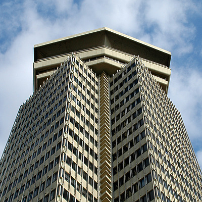 Edificio Colón by John Bek