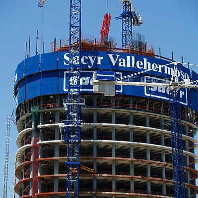 Torre Sacyr Vallehermoso by Cesar Serrano