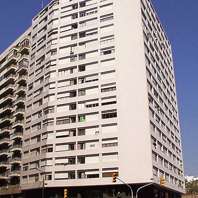 Edificio Danubio by Daniel Kieckhefer