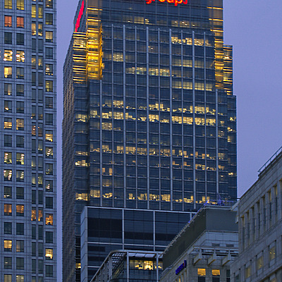 25 Canada Square by Cesar Serrano