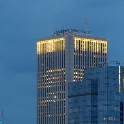 Aon Center by Nate Lindsey