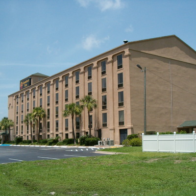 Comfort Inn I-95 North by Rodney Gunn