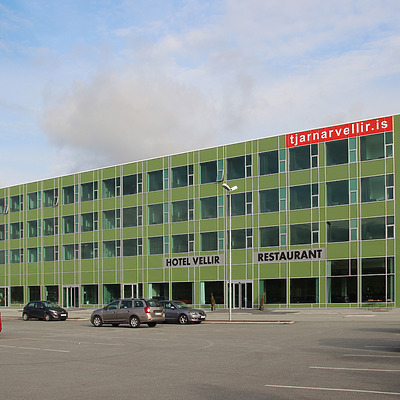 Hótel Vellir by Kjetil Balog