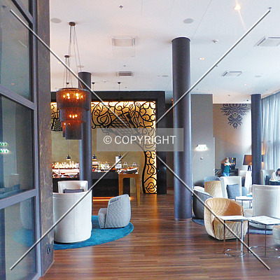 Motel One Hauptbahnhof by Nephilim