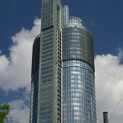 Millennium Tower by Cesar Serrano