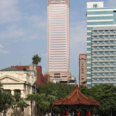 Shin Kong Life Tower by Michiel van Dijk