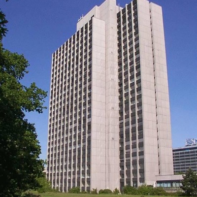 Arabella Center Bürohaus by Daniel Kieckhefer