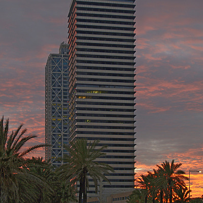 Torre Mapfre by Cesar Serrano