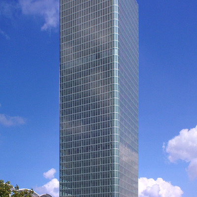 Hochhaus Uptown München by Pavel Toczynski